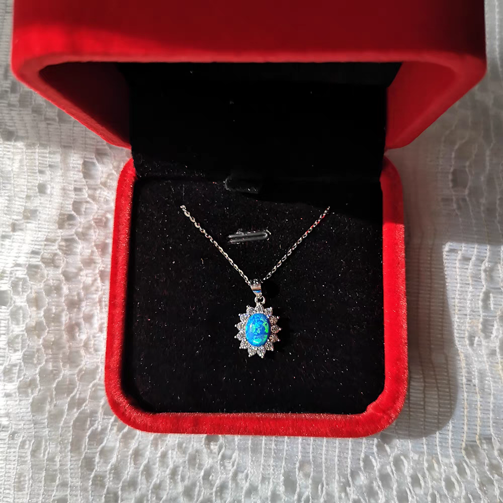 Elegant and noble blue zircon exquisite craftsmanship inlaid pendant necklace