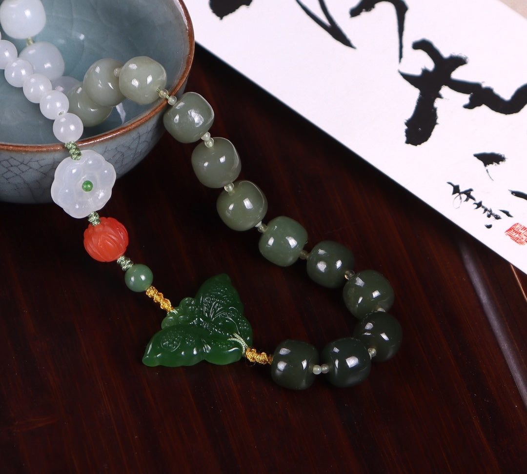 Fashionable Hetian Jade Gradient Color Necklace