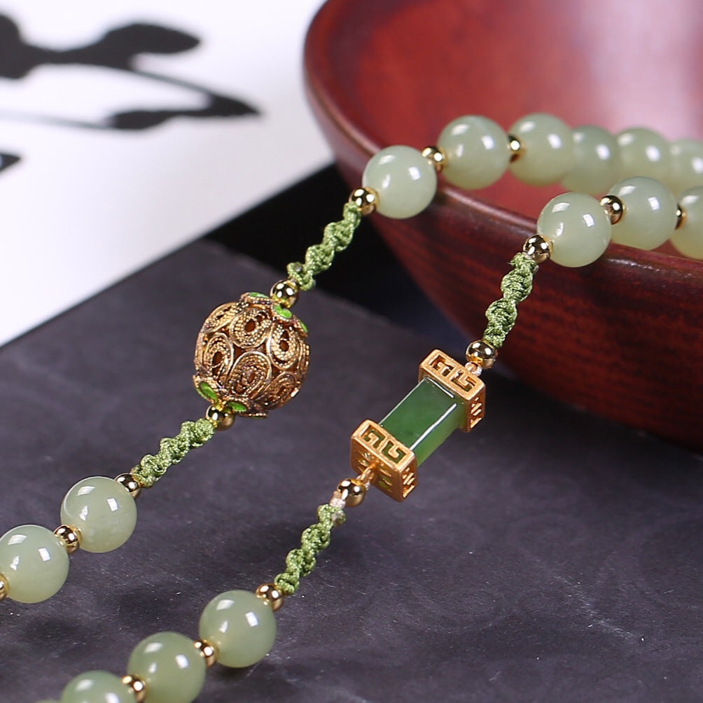 Fashion natural yellow mouth Hetian jade necklace