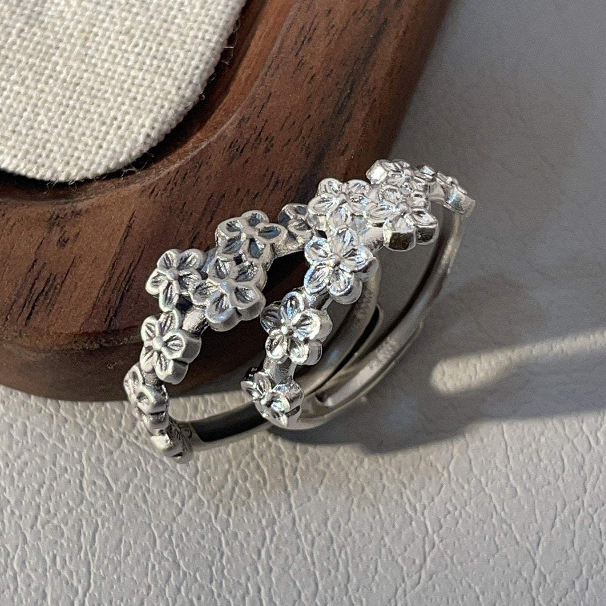 Fashionable loose sterling silver ring