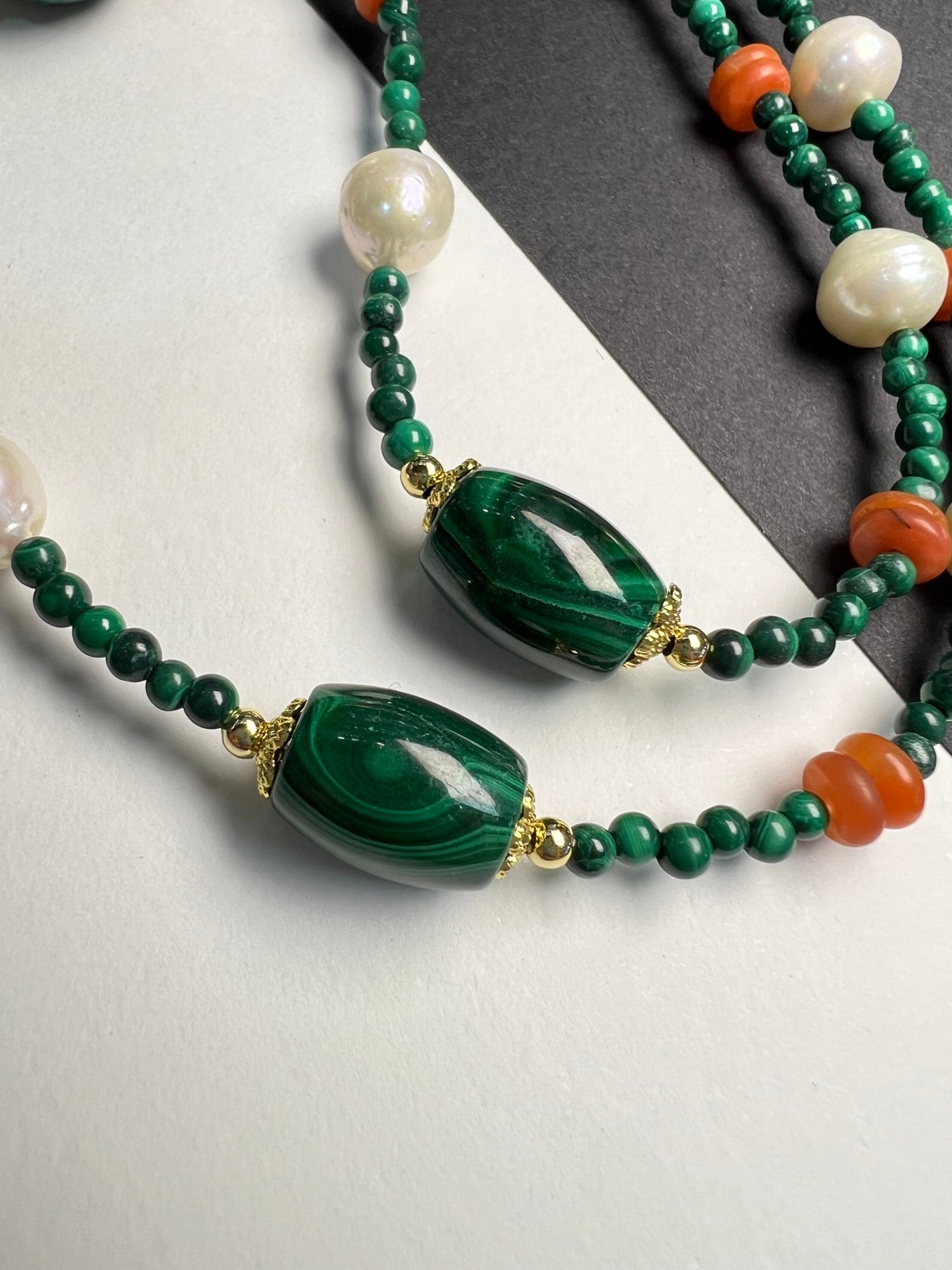 Fashionable Malachite Round Bead Sweater Necklace