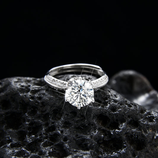 Luxury and noble round single grain zircon ring