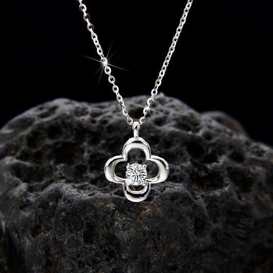 Hollow Four-Leaf Clover Zircon Pendant Necklace