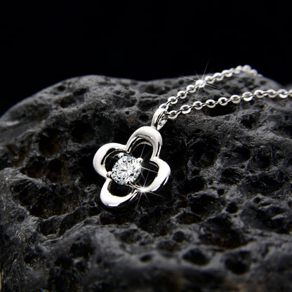 Hollow Four-Leaf Clover Zircon Pendant Necklace