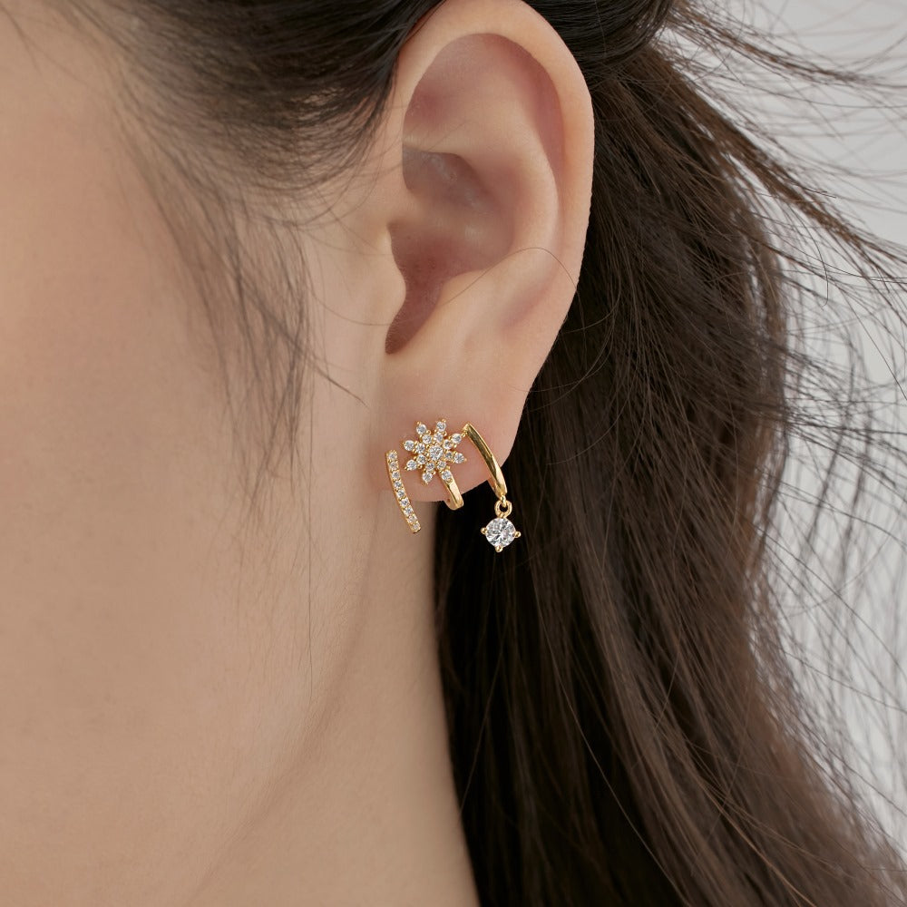 Fashionable and personalized zircon eight-pointed star earrings