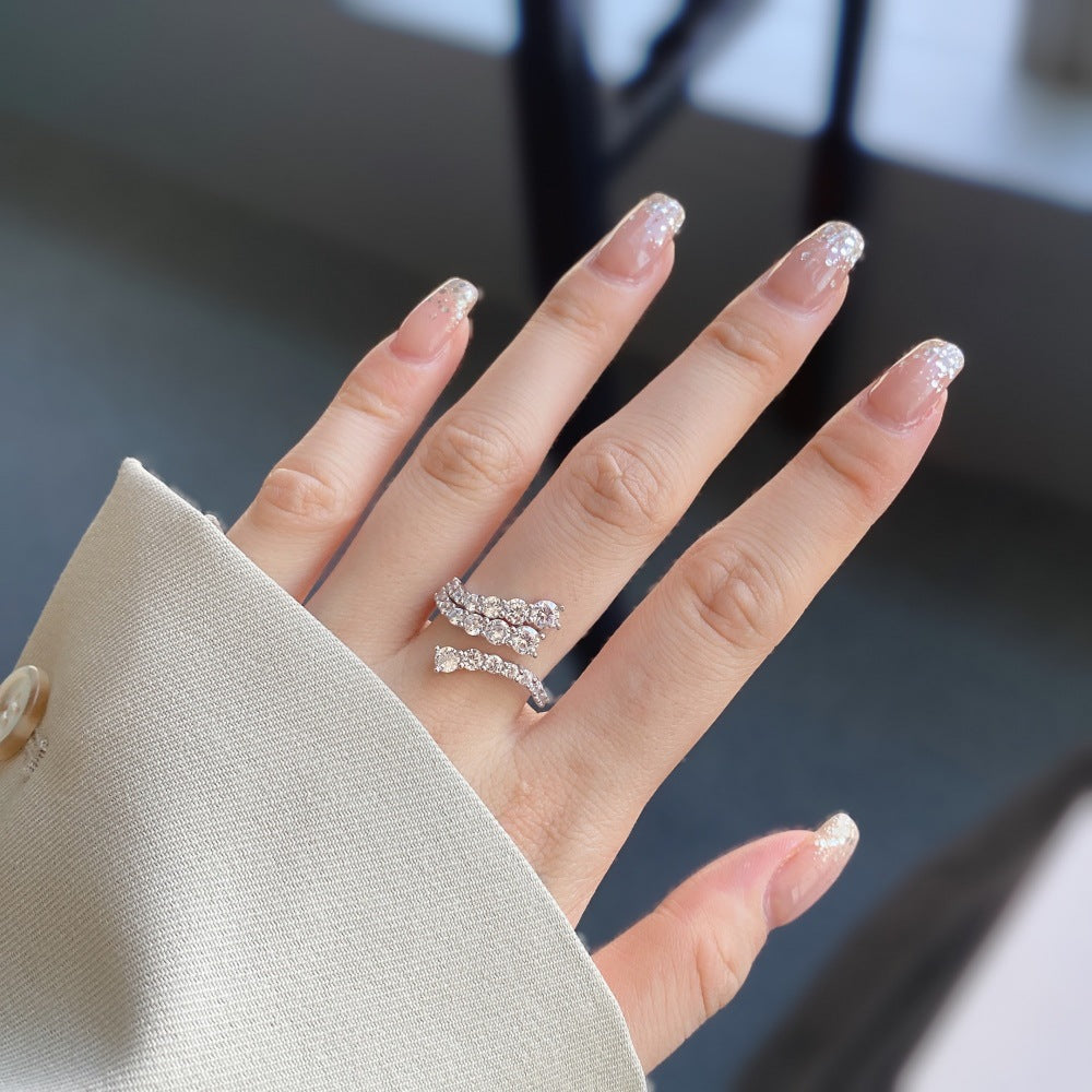 Fashionable and personalized spiral full diamond ring