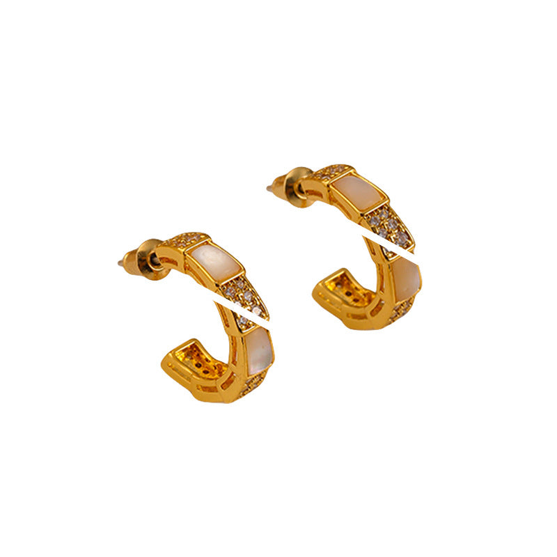 101-High-end design shell link earrings