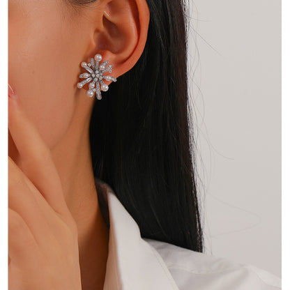 99-Retro fashion personality pearl snowflake earrings