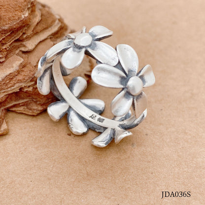 Vintage open flower ring