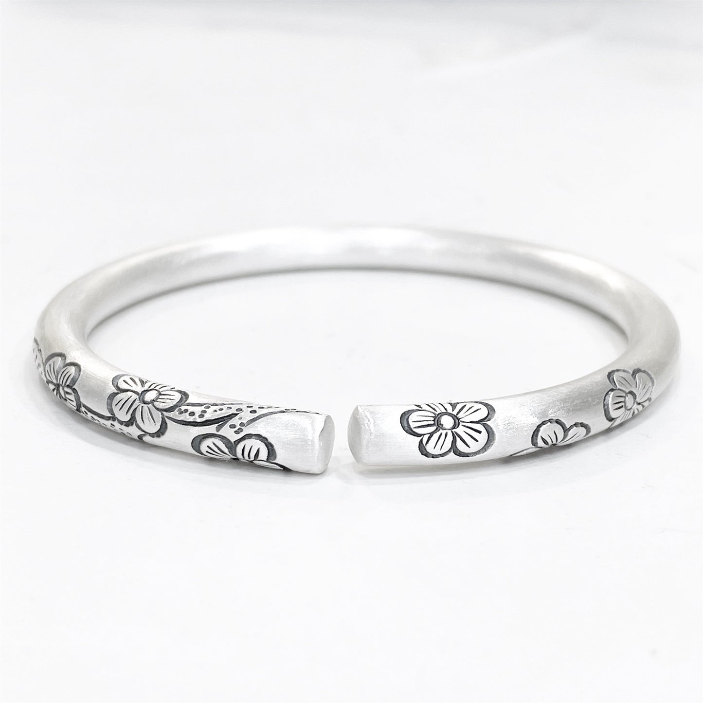 Niche design pattern sterling silver bracelet