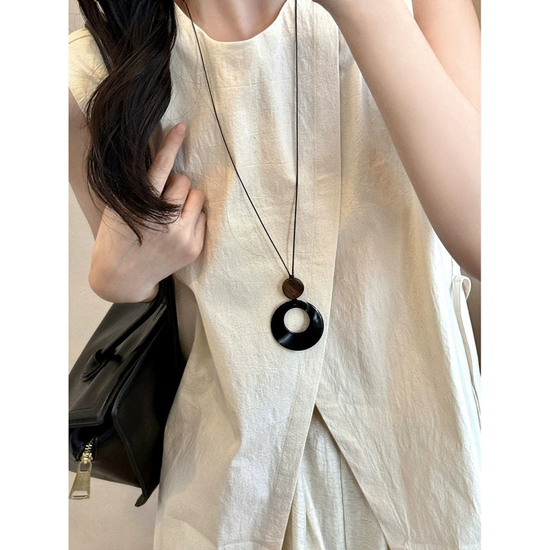 High-end ring pendant black rope long necklace