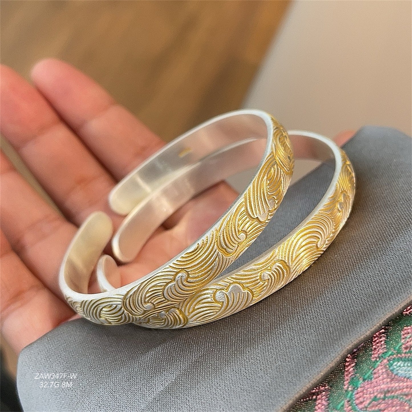 Gold-painted 8m wave-like sterling silver bracelet