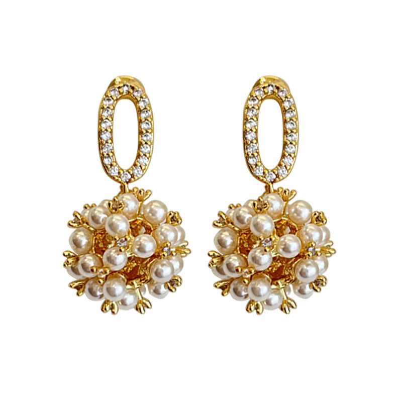 79-Noble and elegant vintage pearl zircon earrings