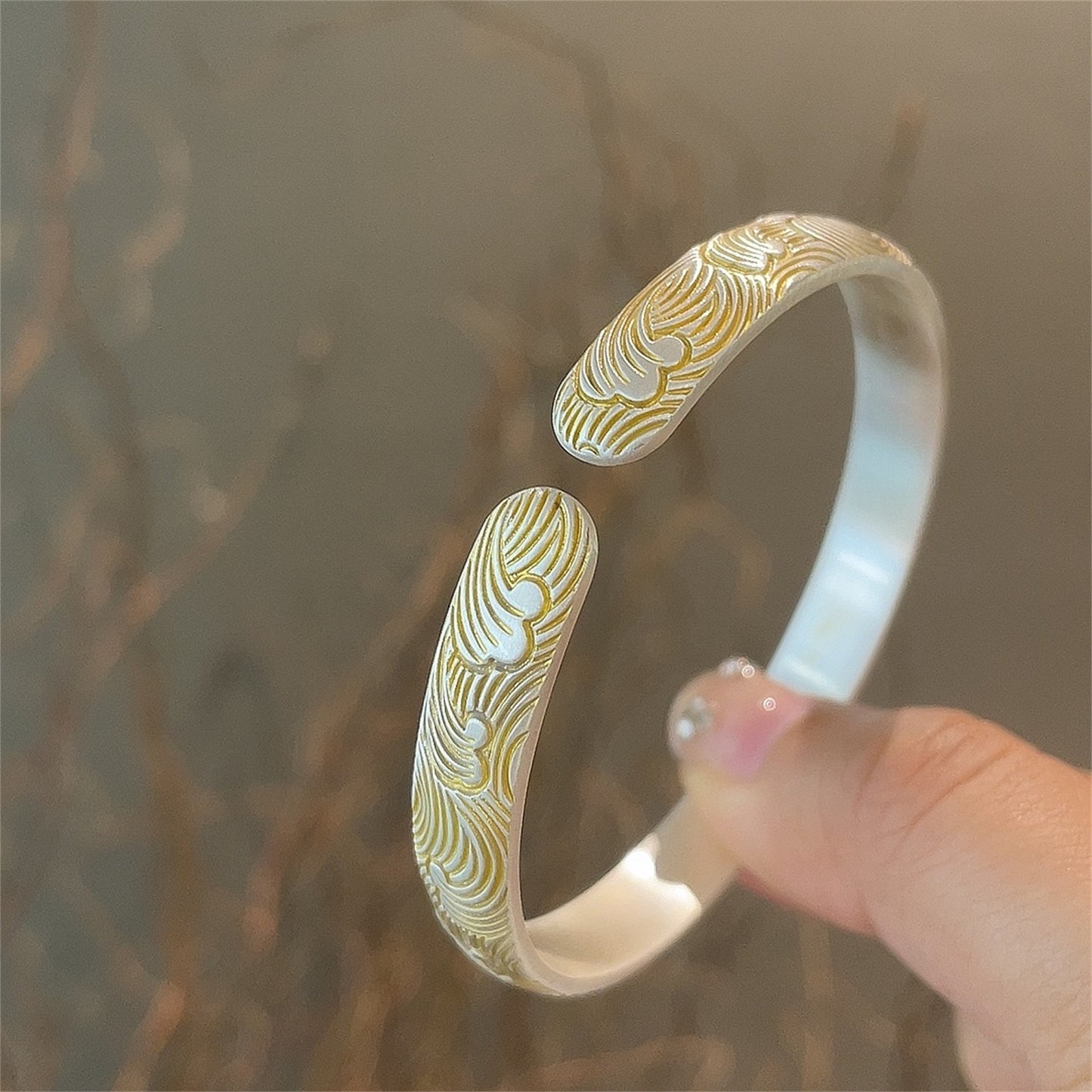 Gold-painted 8m wave-like sterling silver bracelet