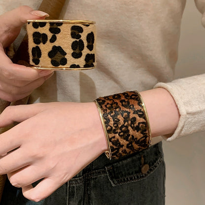 Fashionable Leopard Plush Wide Open Bracelet