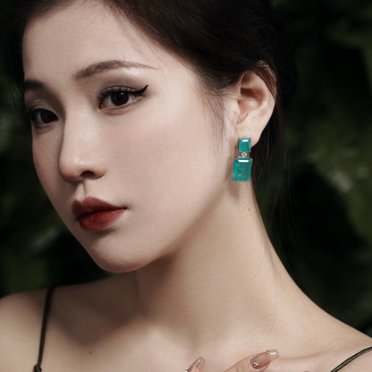 High-end clear blue earrings