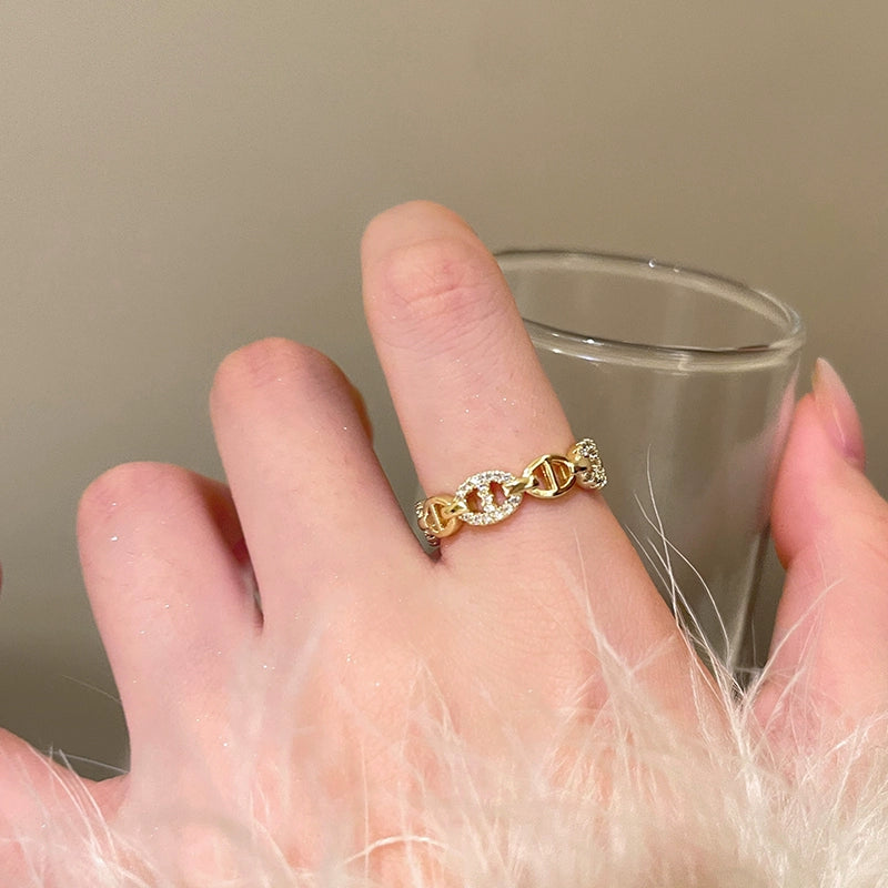 Fashionable and exquisite pig nose round ring