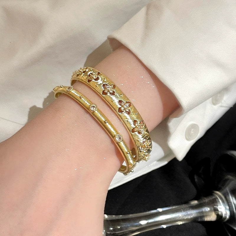 Retro Fashion Hollow Bracelet