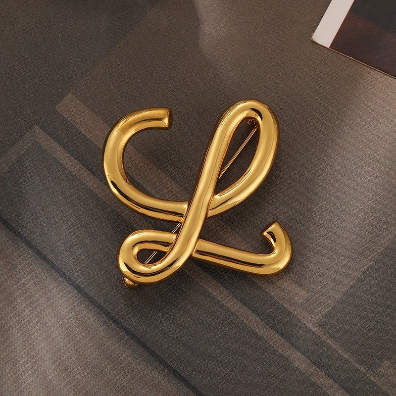 4-Exquisite temperament letter ladies brooch niche pin accessories