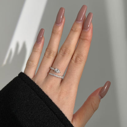 Fashionable and personalized spiral full diamond ring