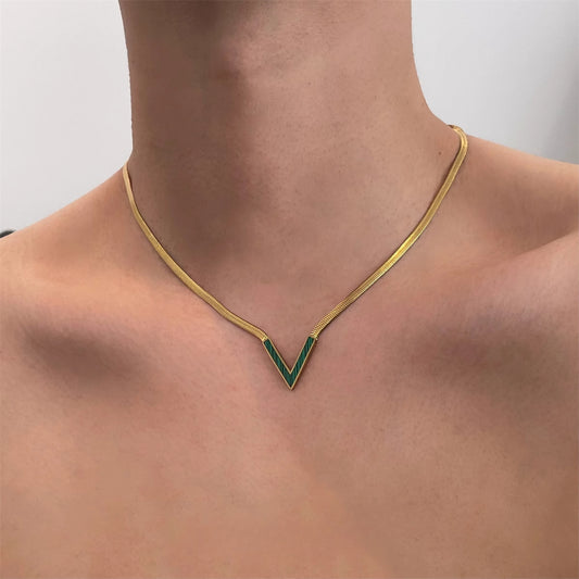 Hip-Hop V-Shaped Short Snake Bone Clothing Necklace