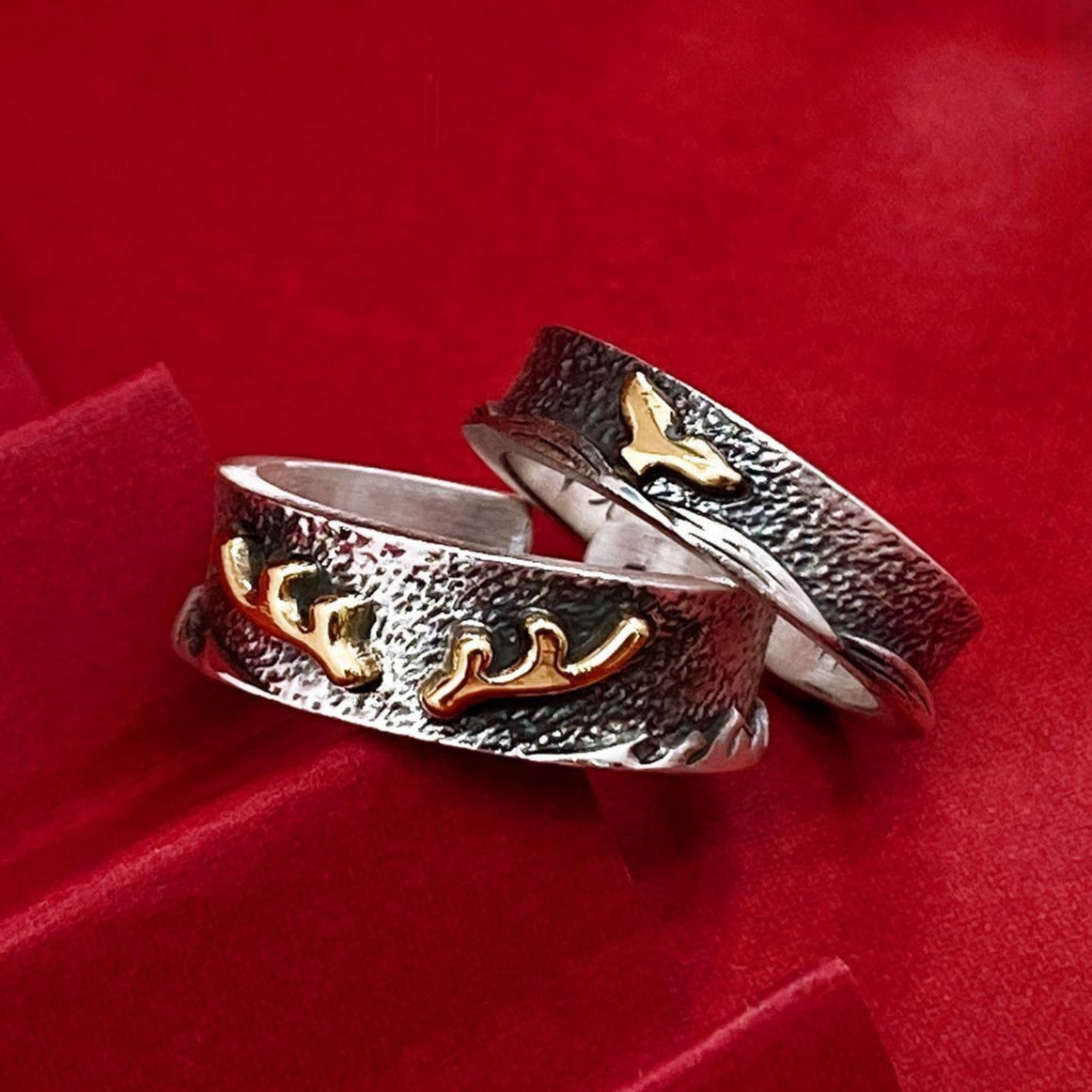 Fashionable sterling silver couple rings