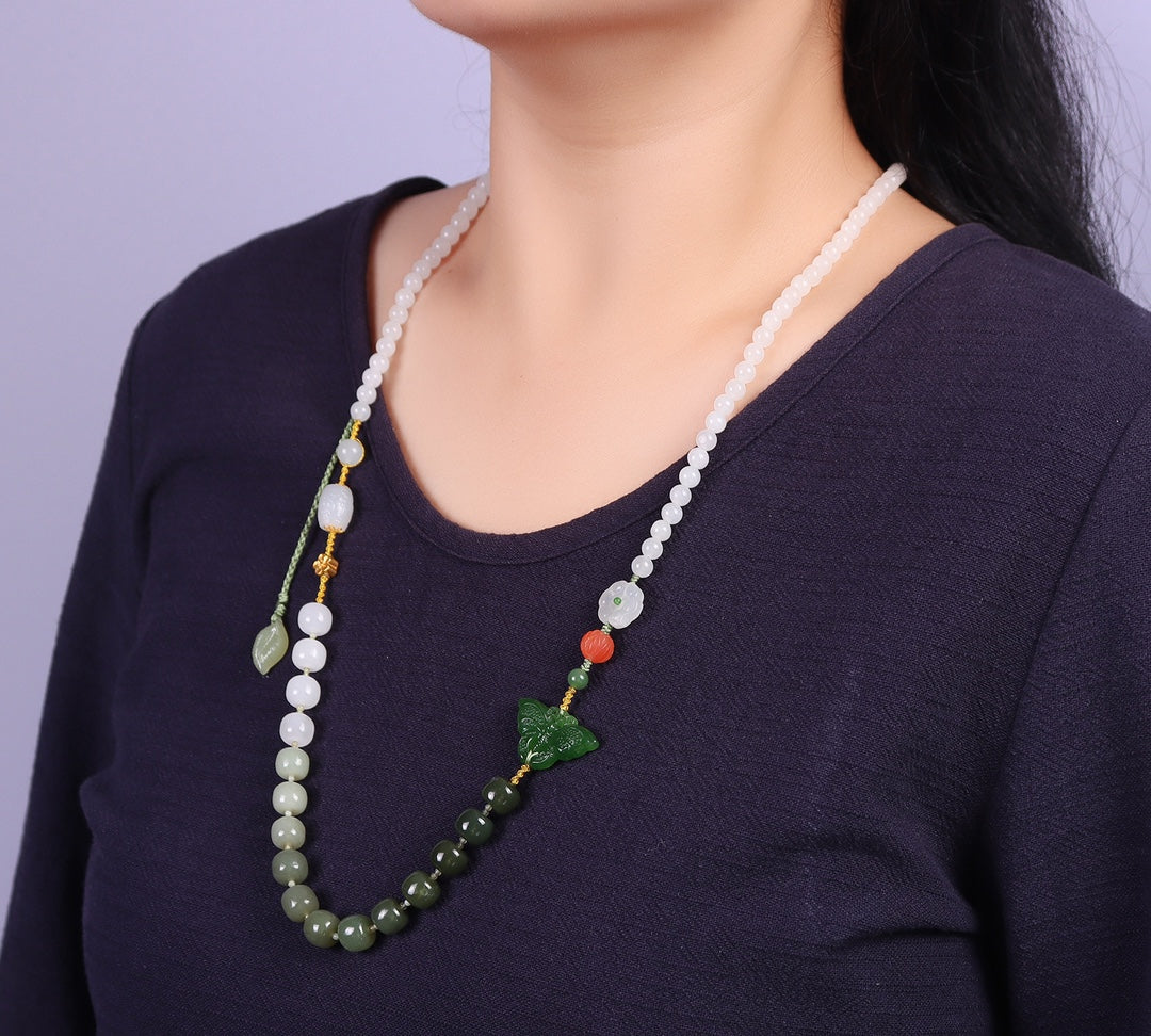 Fashionable Hetian Jade Gradient Color Necklace